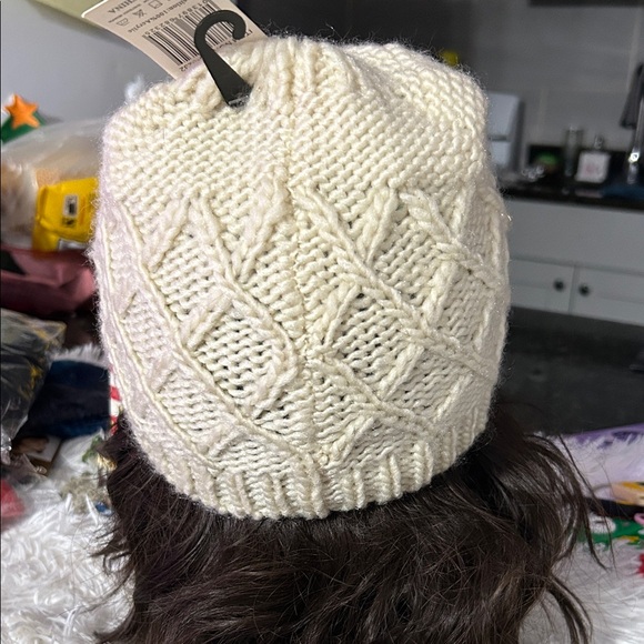 Elegant Cream Knit Beanie with Rhinestones - Picture 2 of 5
